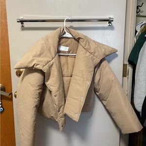 Cropped Puffer Jacket in Beige
